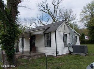 302 2nd St, Anderson, MO 64831