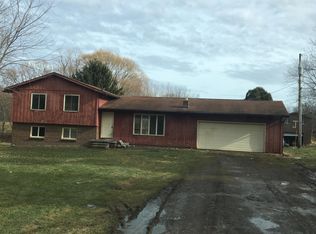 1152 Hartville Rd, Atwater, OH 44201