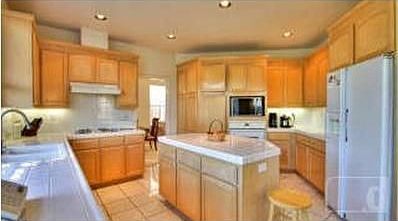 4th image of 5797 Capilano Dr