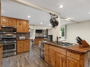 1497 Hillside Ln, Hubertus, WI 53033