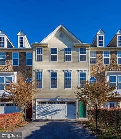 1st image of 10329 Bridle Ct