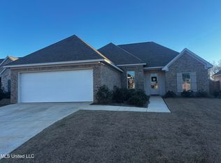405 Butternut Dr, Canton, MS 39046