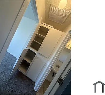 2601 Cedar Ave #3 — Photo 1