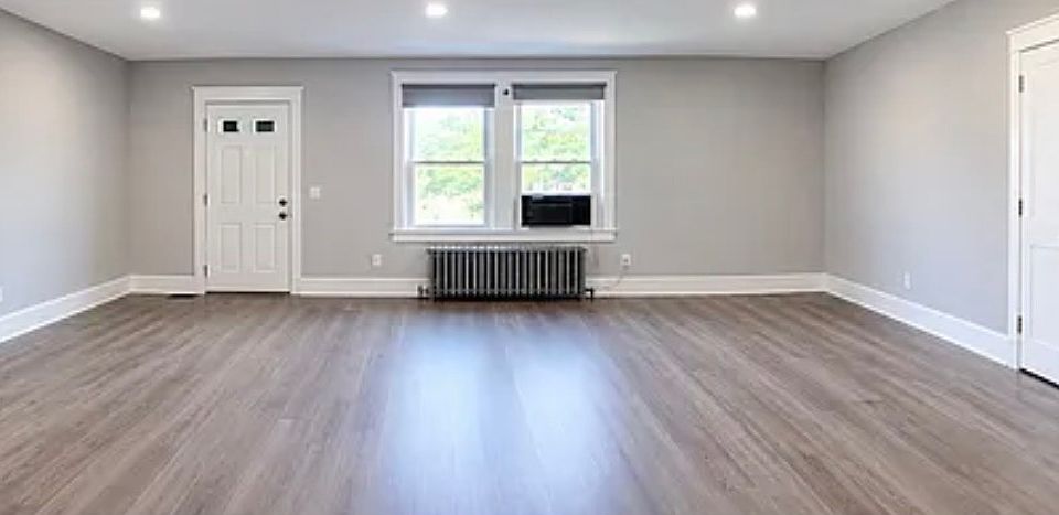 1st image of 2329 W Marshall Rd #2-R