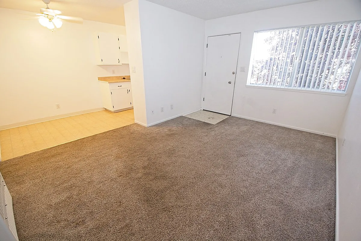 510 Country Village Dr — Photo 4