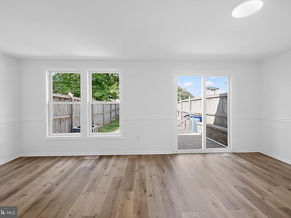 2nd image of 1531 Iris Ct