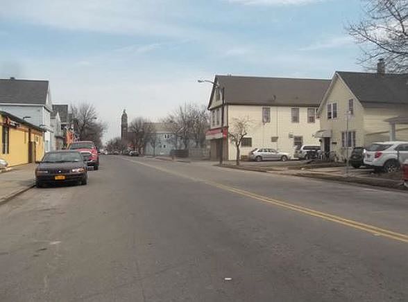 2nd image of 281 Amherst St