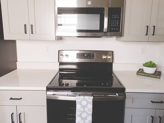 4th image of 607 Meadow Crest Cir