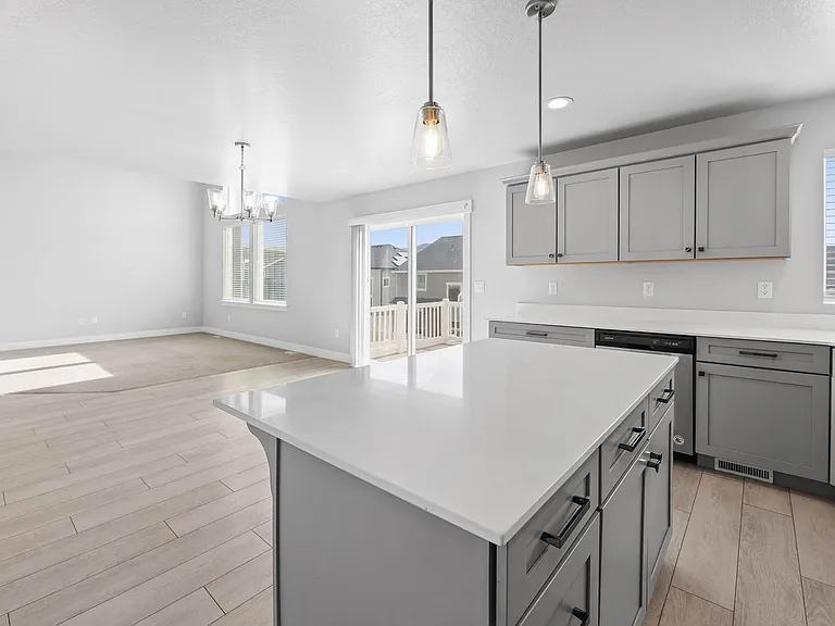 1583 W Quailhill Rd — Photo 11