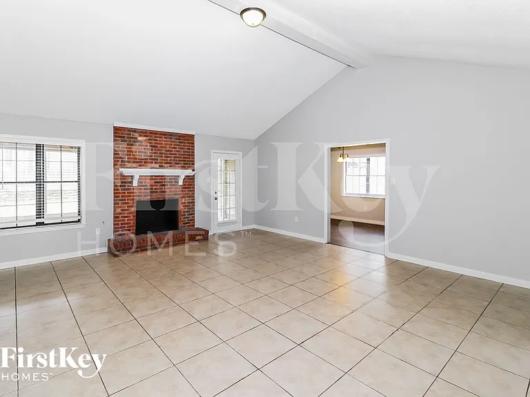 7177 Lamesa Ln — Photo 4