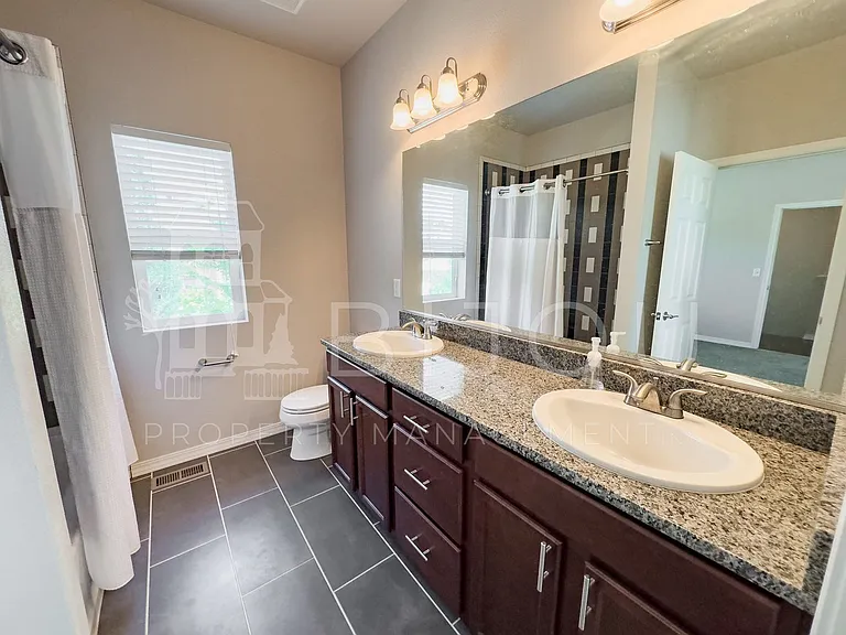 3760 Scott Ln — Photo 16