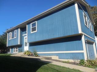 20 Rushmore Rd, Fox Lake, IL 60020