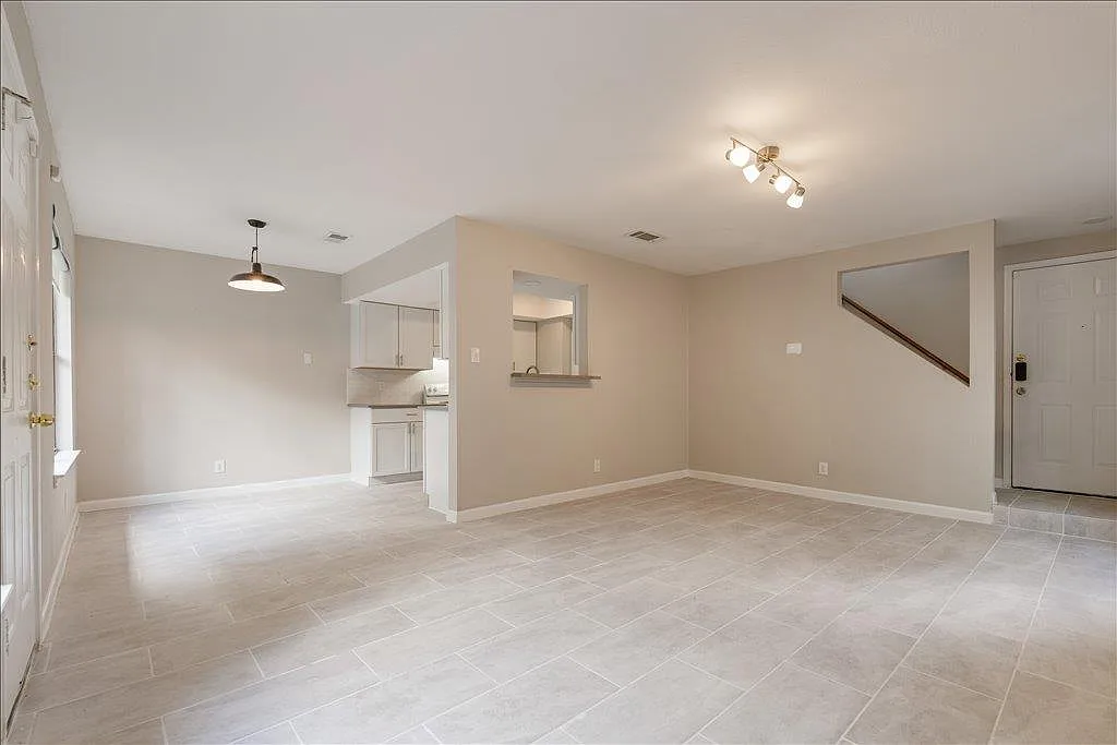 2 bed, 2.5 bath, 1030 sqft, $1,720 — Photo 3