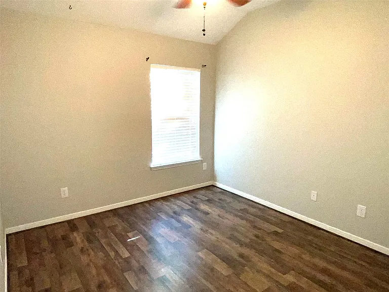 25011 Emporia Point Ct — Photo 22