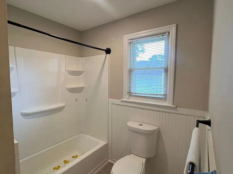 2725 Greendale Ave — Photo 20