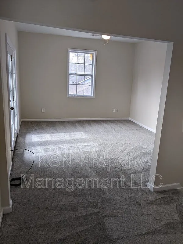 2 bed, 1.0 bath, 1059 sqft, $1,500 — Photo 2
