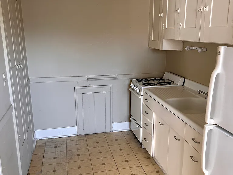413 N Main St #22 — Photo 8