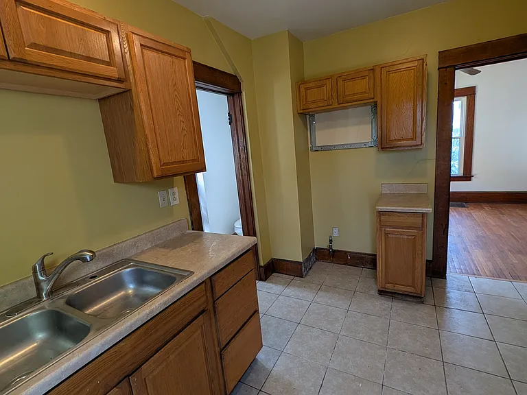 New kitchen faucet and paint