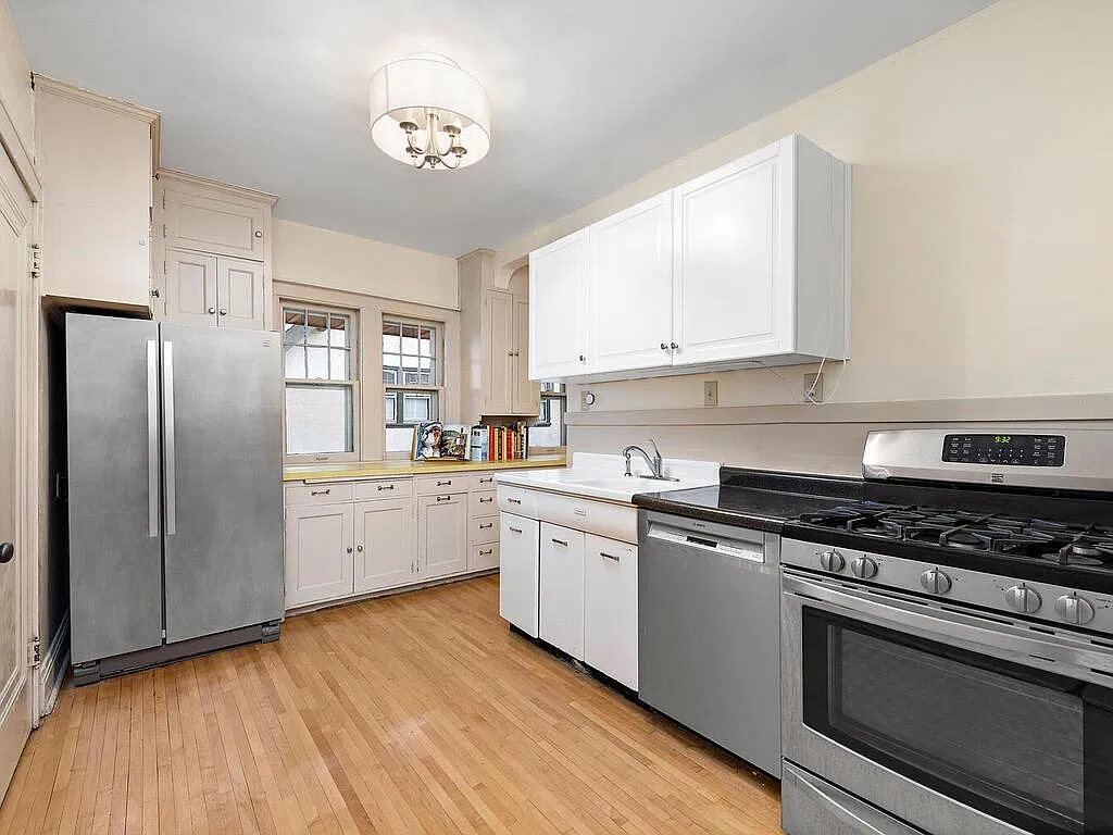 3 bed, 1912 sqft, $2,850 — Photo 2