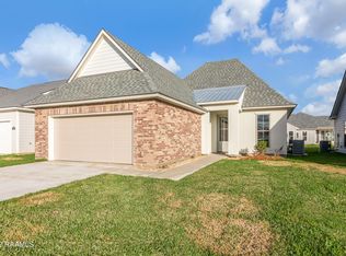 221 Harton Rd, Youngsville, LA 70592