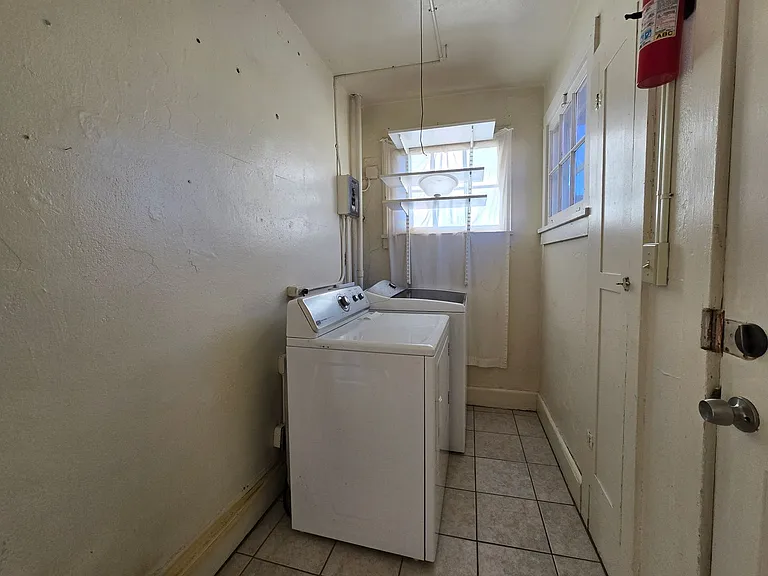 259 Staab St — Photo 11