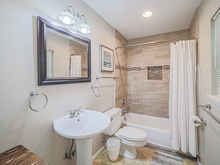 16 Pelican St — Photo 20