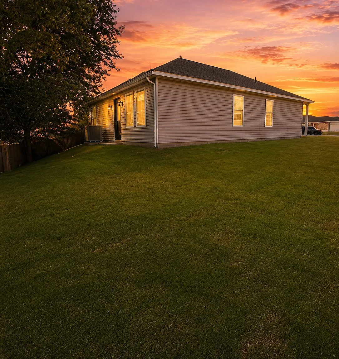 3 bed, 1266 sqft, $1,950 — Photo 1