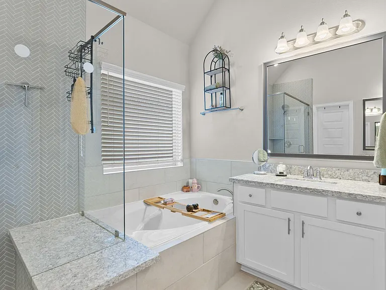 4004 Centre Meadow Way — Photo 26