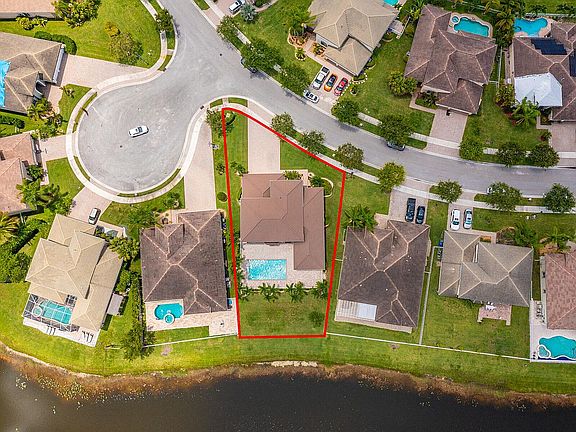 4th image of 19123 SW 60th Ct
