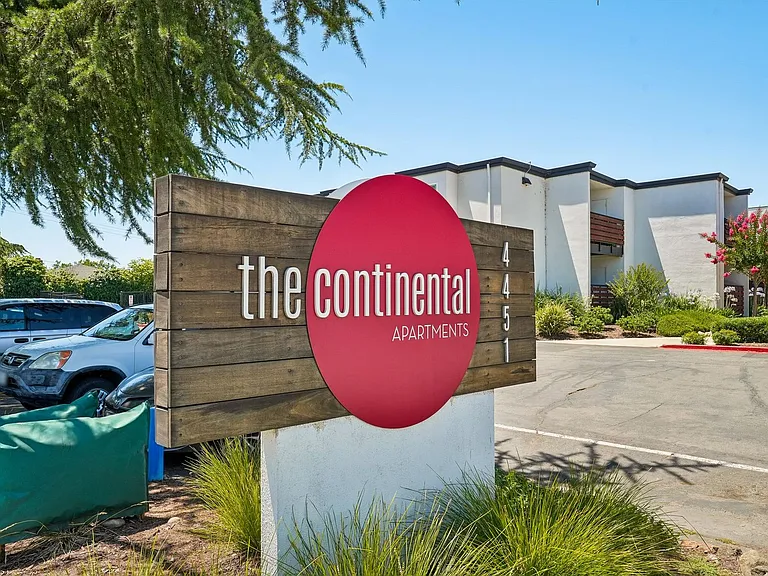 The Continental — Photo 84