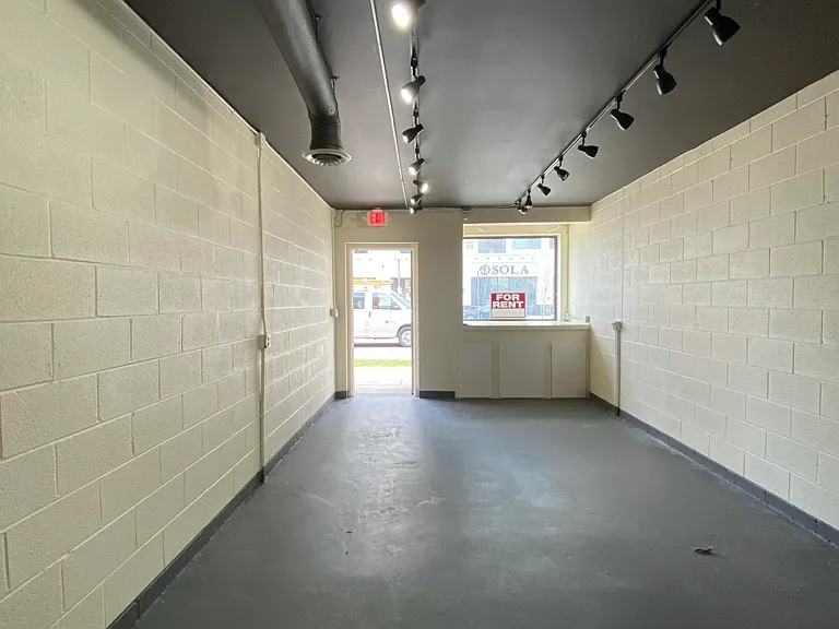 429 N Main St — Photo 3