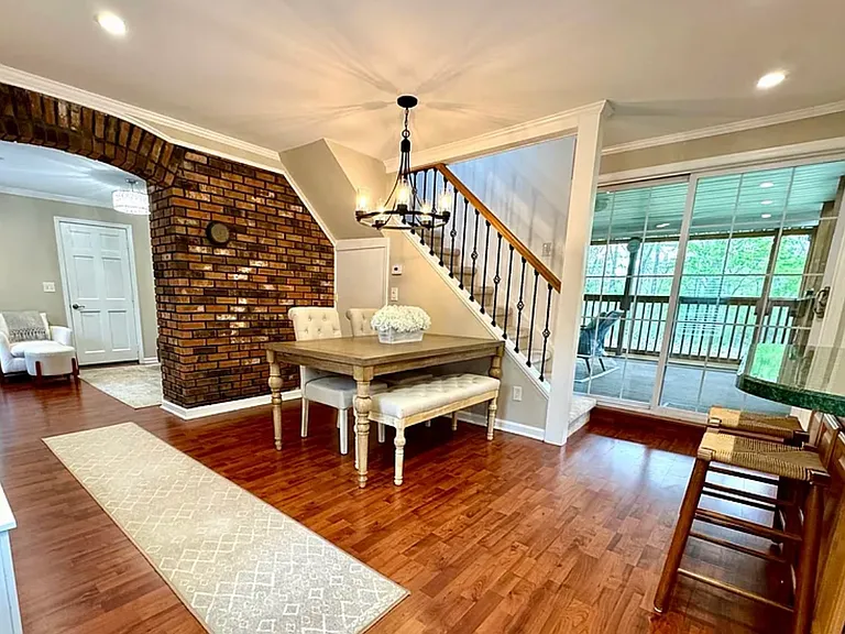 8 McKay Ln — Photo 13