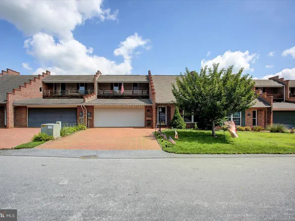 73 Brookmeadow Ln, Chambersburg, PA 17201