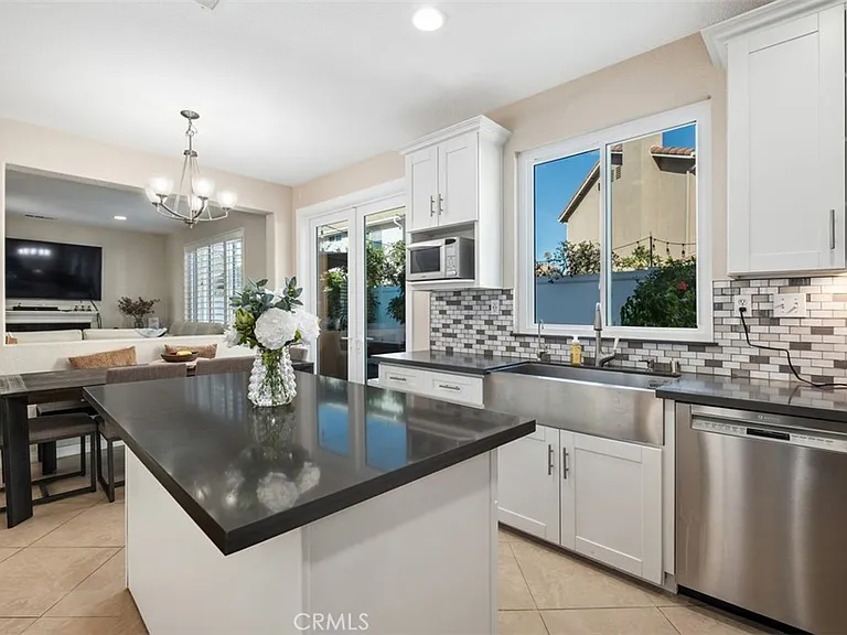 151 Church Pl — Photo 4