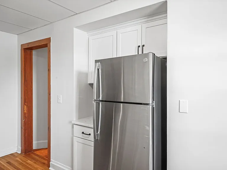 33 Franklin St — Photo 8