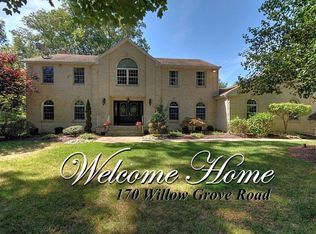 170 Willow Grove Dr, Lincroft, NJ 07738