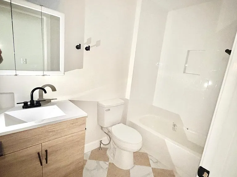 44 Warner St #B6 — Photo 7
