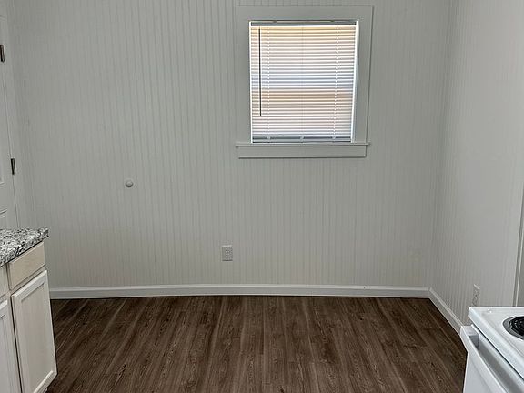 5th image of 1118 Hickory St