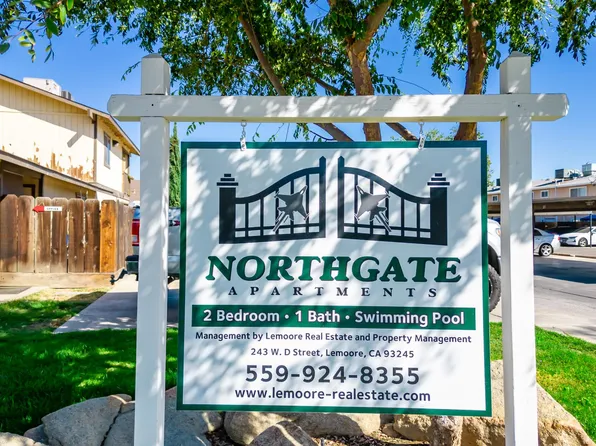 226 E Hazelwood Dr Unit 18, Lemoore, CA 93245