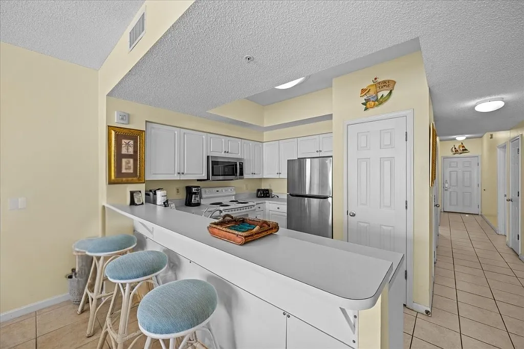 2 bed, 1072 sqft, $3,000 — Photo 4