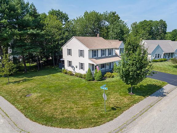 5th image of 6 Blueberry Dr