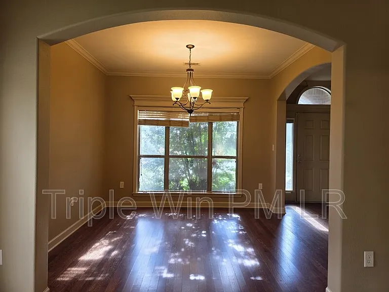 1901 Hidden Creek Dr — Photo 8