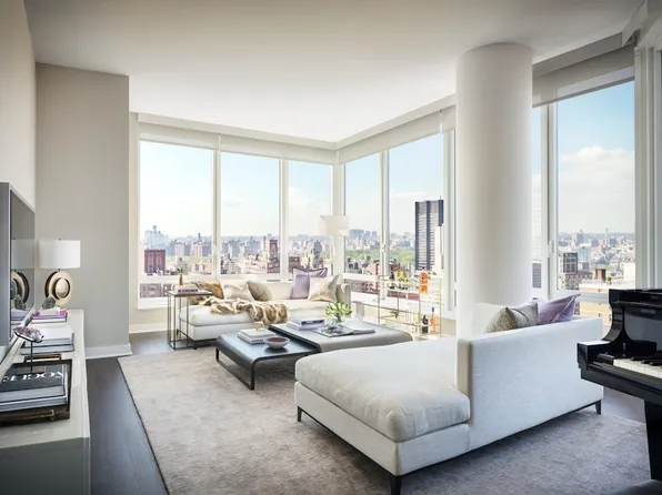 205 East 92nd Street image 3 of 19