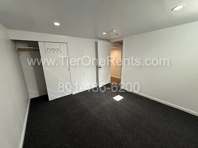 556 S Navajo St — Photo 16