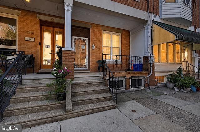 1st image of 1716 Mifflin St