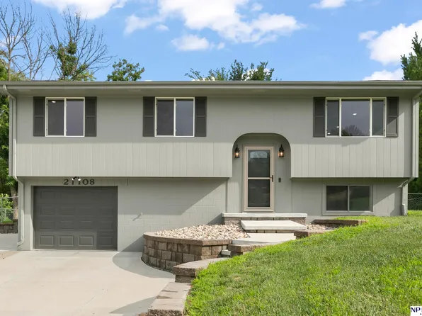 21108 Old Coach Rd, Elkhorn, NE 68022