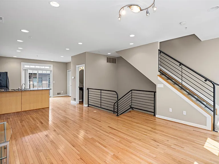 420 Lewis Ct — Photo 13