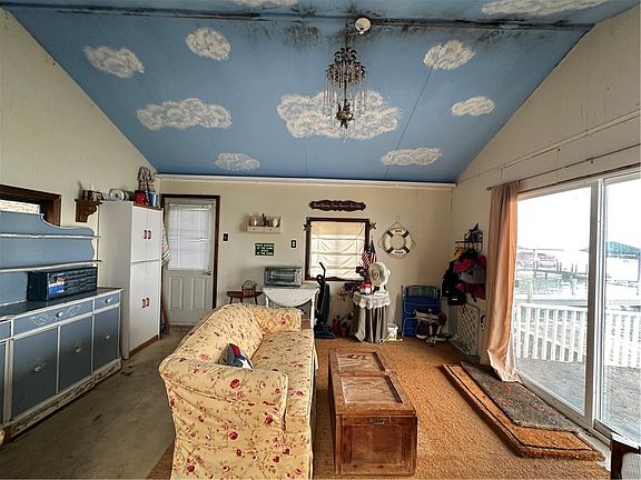 5th image of 4805 Henson Dr