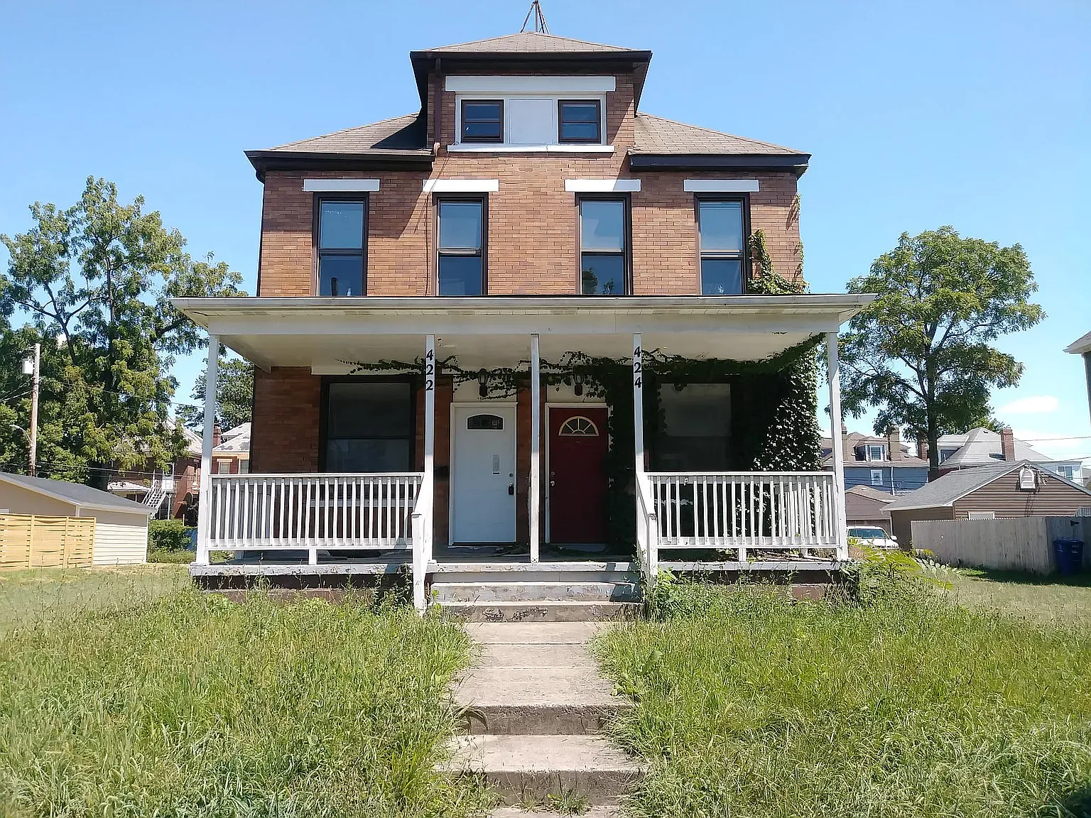 3 bed, 1.5 bath, 1200 sqft, $1,350 — Photo 1