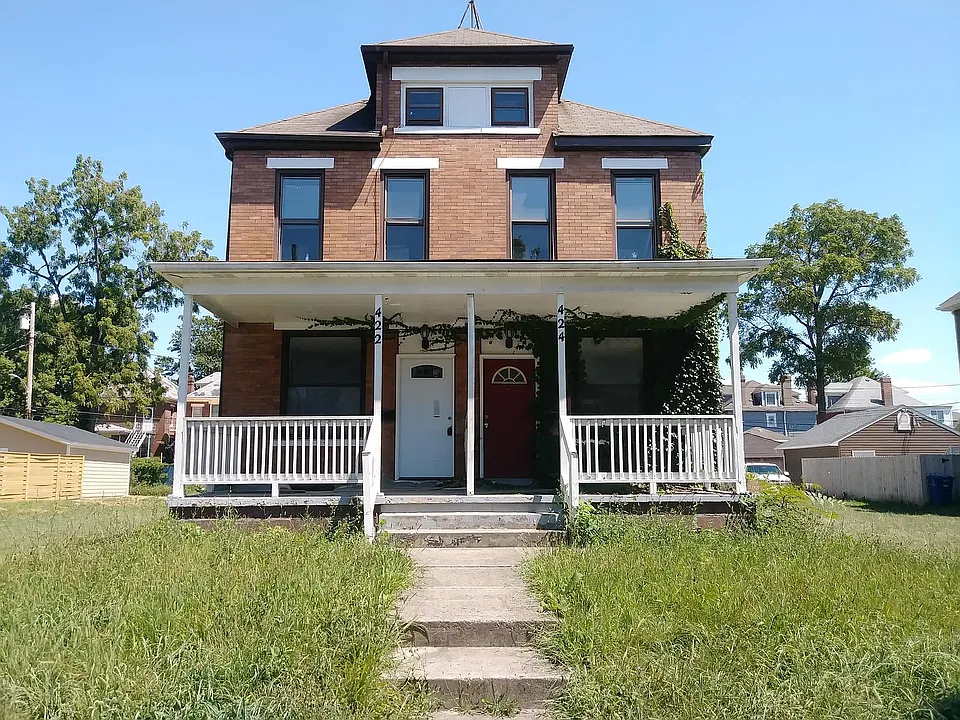 424 Stoddart Ave